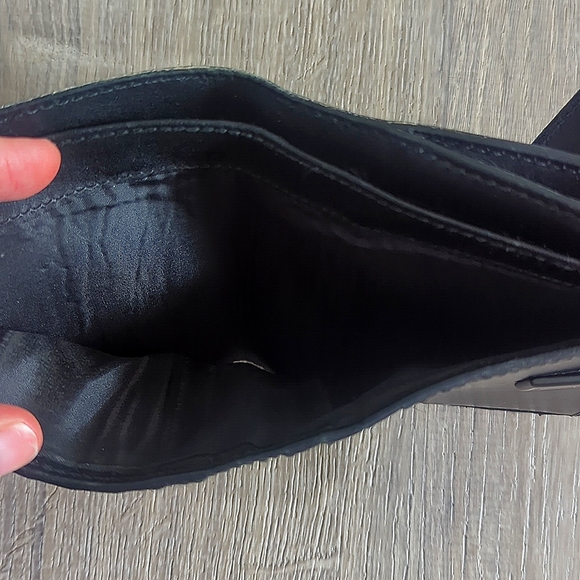 Gucci Horsebit Leather Bifold Wallet - Picture 10 of 14